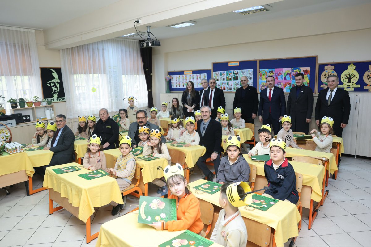 Çayırovalı öğrenciler karne heyecanı yaşadı