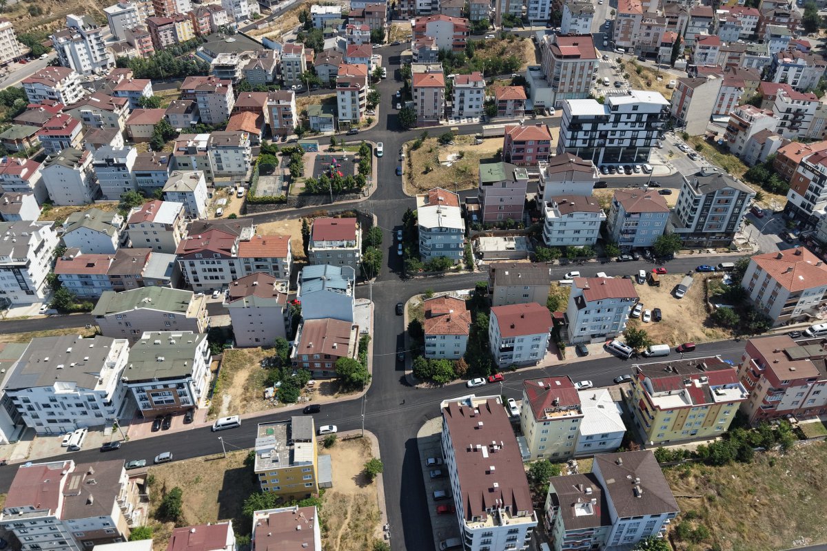 Özgürlük Mahallesi’ne 4 bin ton asfalt serildi