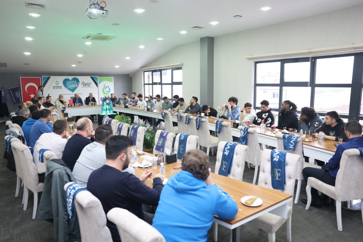 Başkan Çiftçi, şampiyon kadroyla bir araya geldi