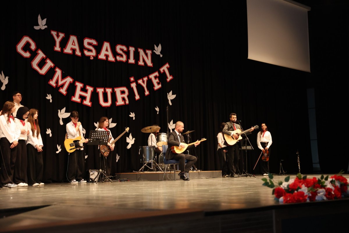  Cumhuriyetimizin 103. yılı Çayırova’da kutlandı