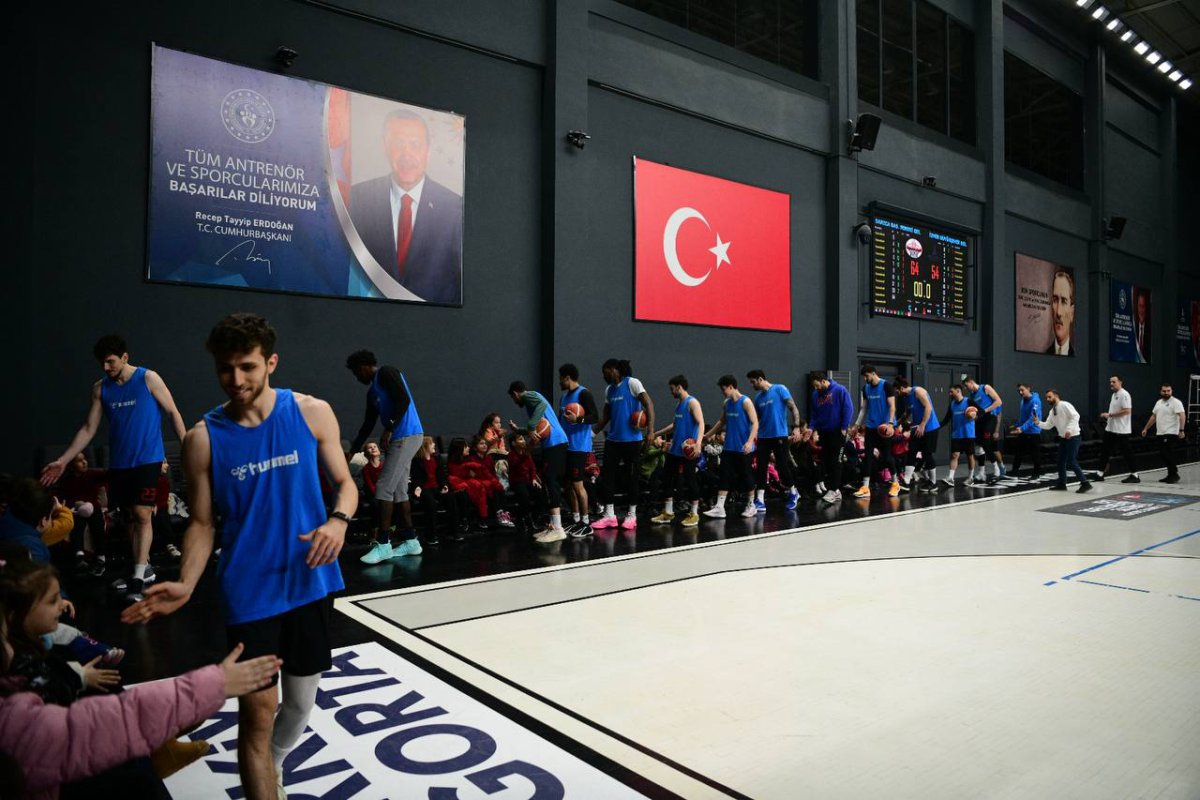 Minik basketbol sevdalıları, Çayırova’nın dev adamlarıyla buluştu