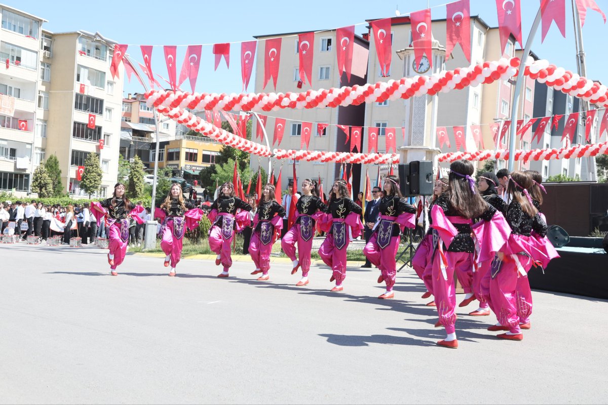 Çayırova’da 19 Mayıs coşkusu