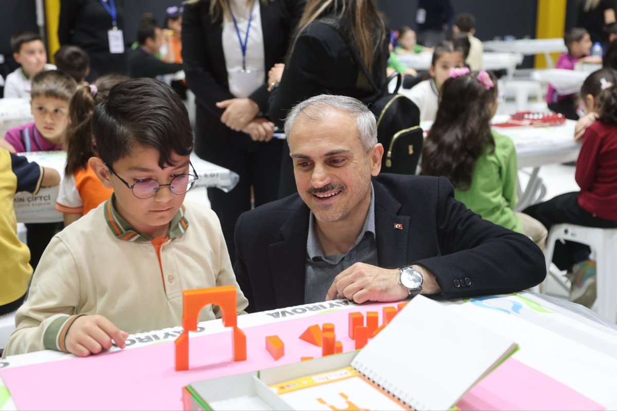 Çayırovalı öğrenciler, akıl ve zeka oyunlarında ter döküyor