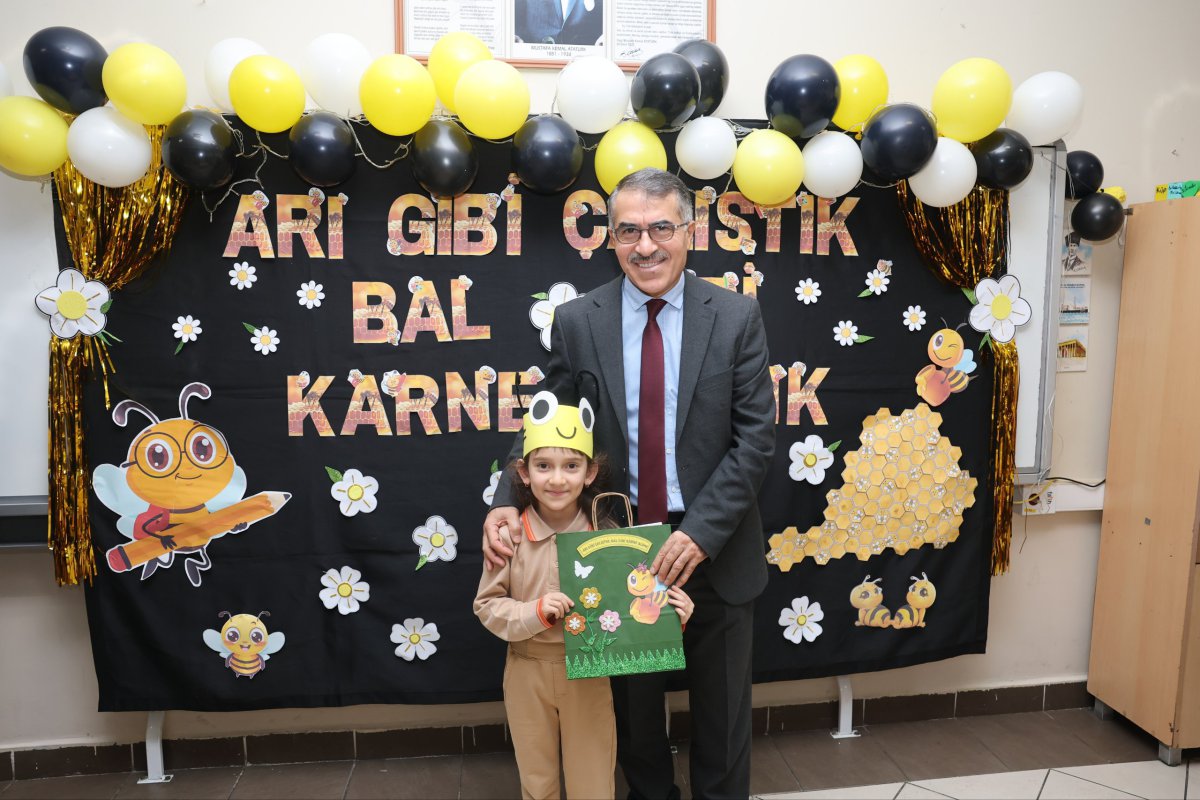 Çayırovalı öğrenciler karne heyecanı yaşadı