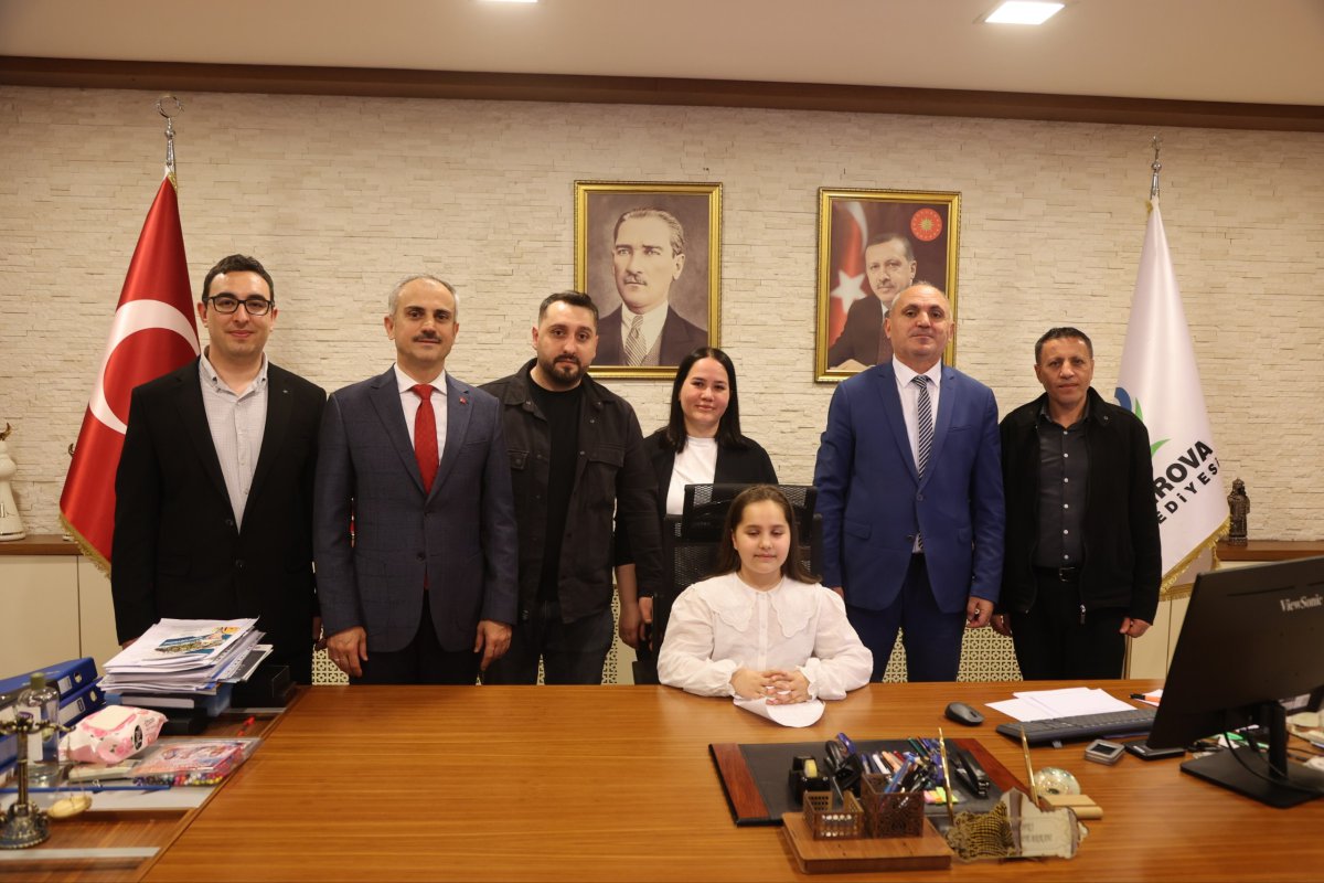 Başkan Çiftçi, koltuğunu minik başkana devretti