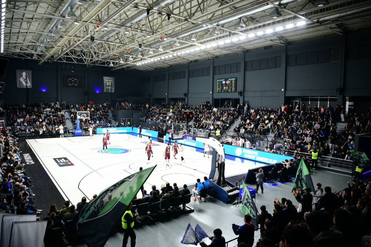 Nefes kesen maçta kazanan Çayırova Belediyesi