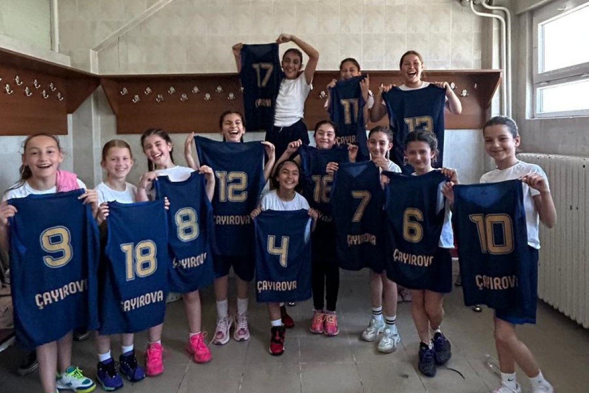 Çayırova’nın minik basketbolcuları şampiyon oldu