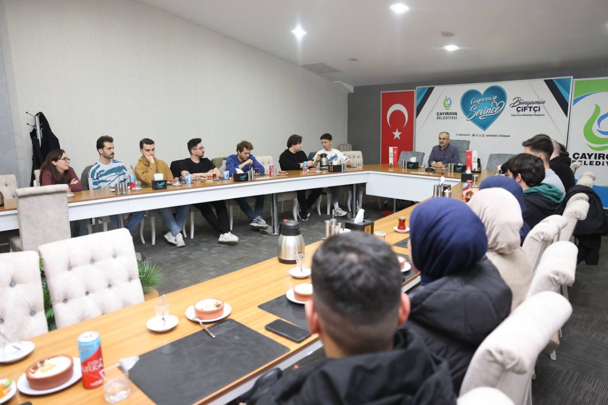 Çiftçi, üniversite öğrencileriyle bir araya geldi