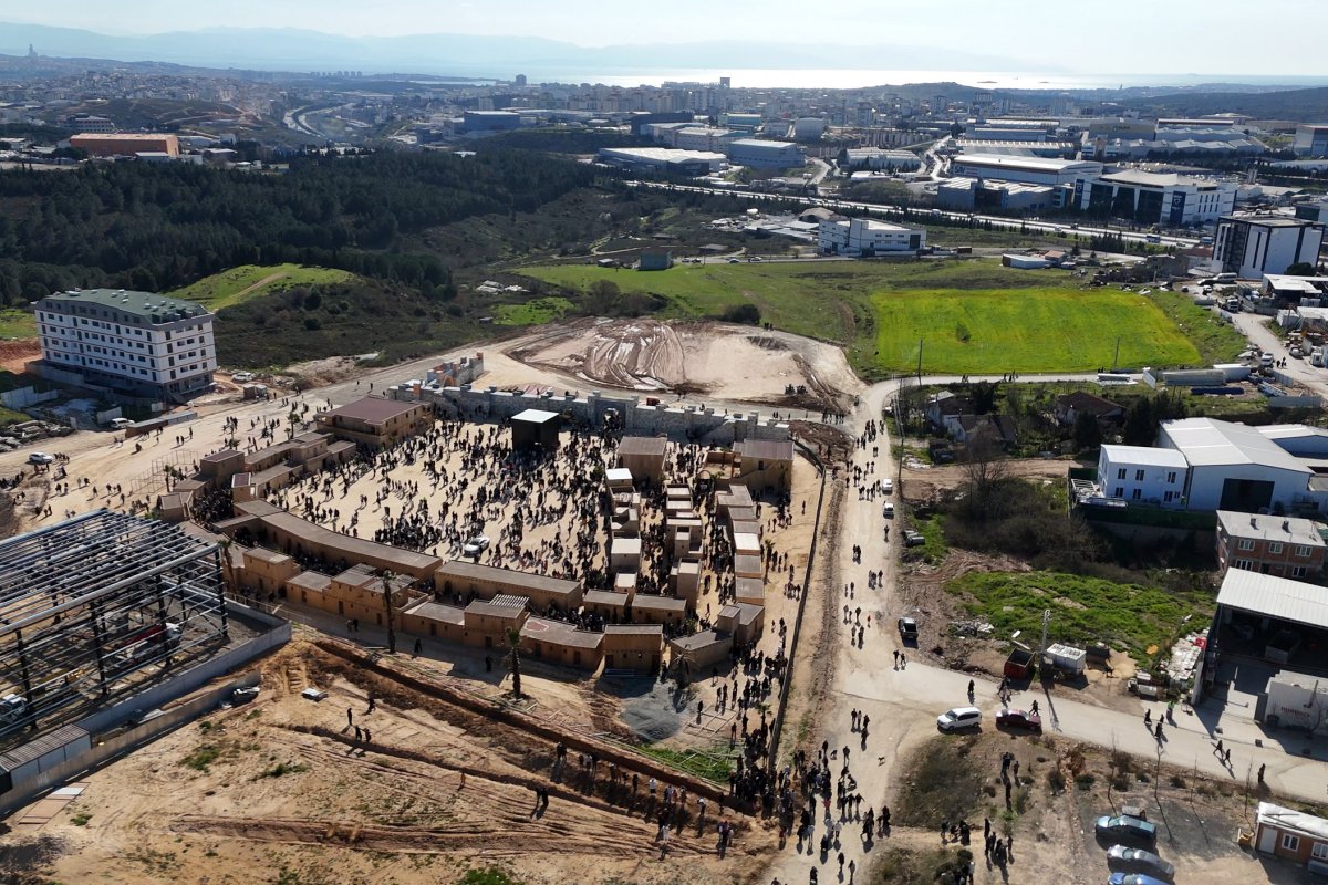 Çayırova Mekke Film Platosu, ziyaretçi akınına uğradı