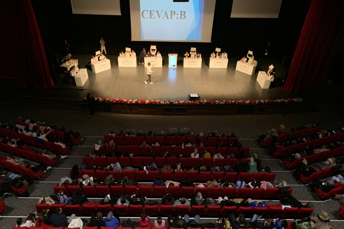 Çayırova’da bilgi evi öğrencileri, bilgilerini yarıştırdı