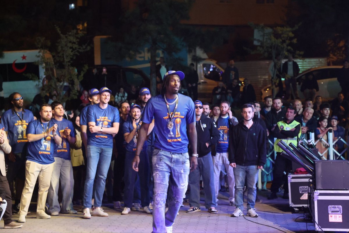 Şampiyon takım, şampiyon taraftarıyla buluştu