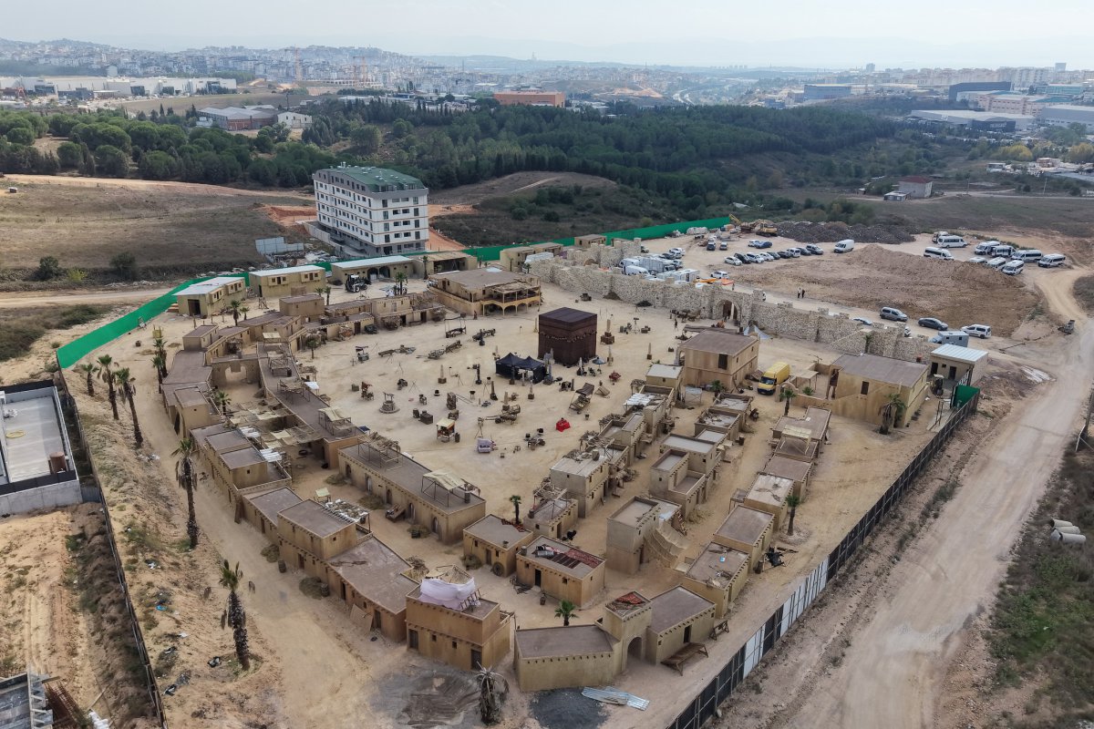 Başkan Çiftçi’den Sancı; İslamiyet’in Doğuşu setine ziyaret