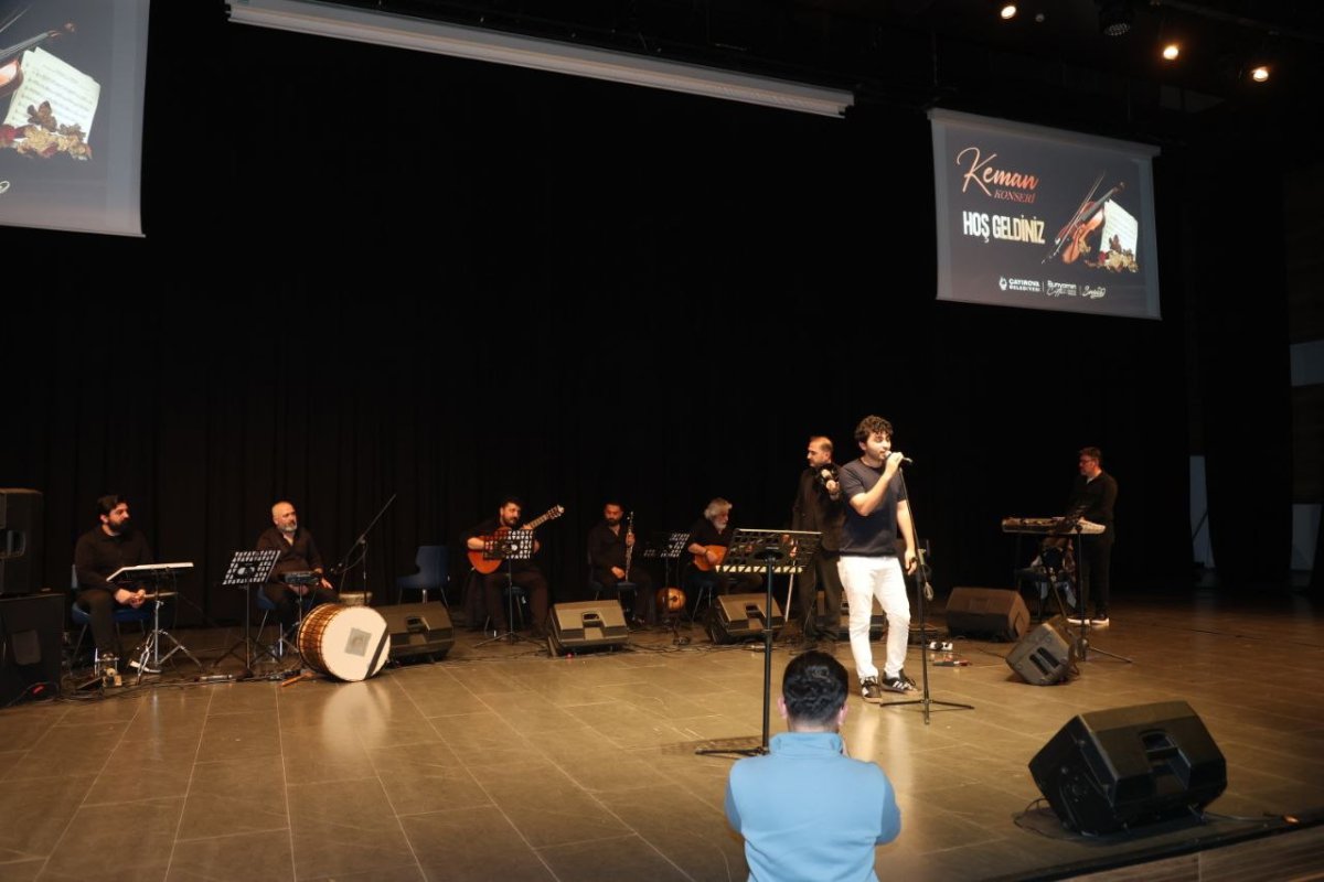 Çayırova’da keman dinletisi kulakların pasını sildi