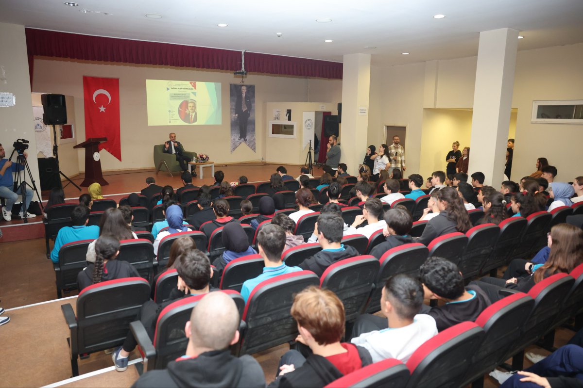 “Sizler, bizim geleceğimizsiniz”