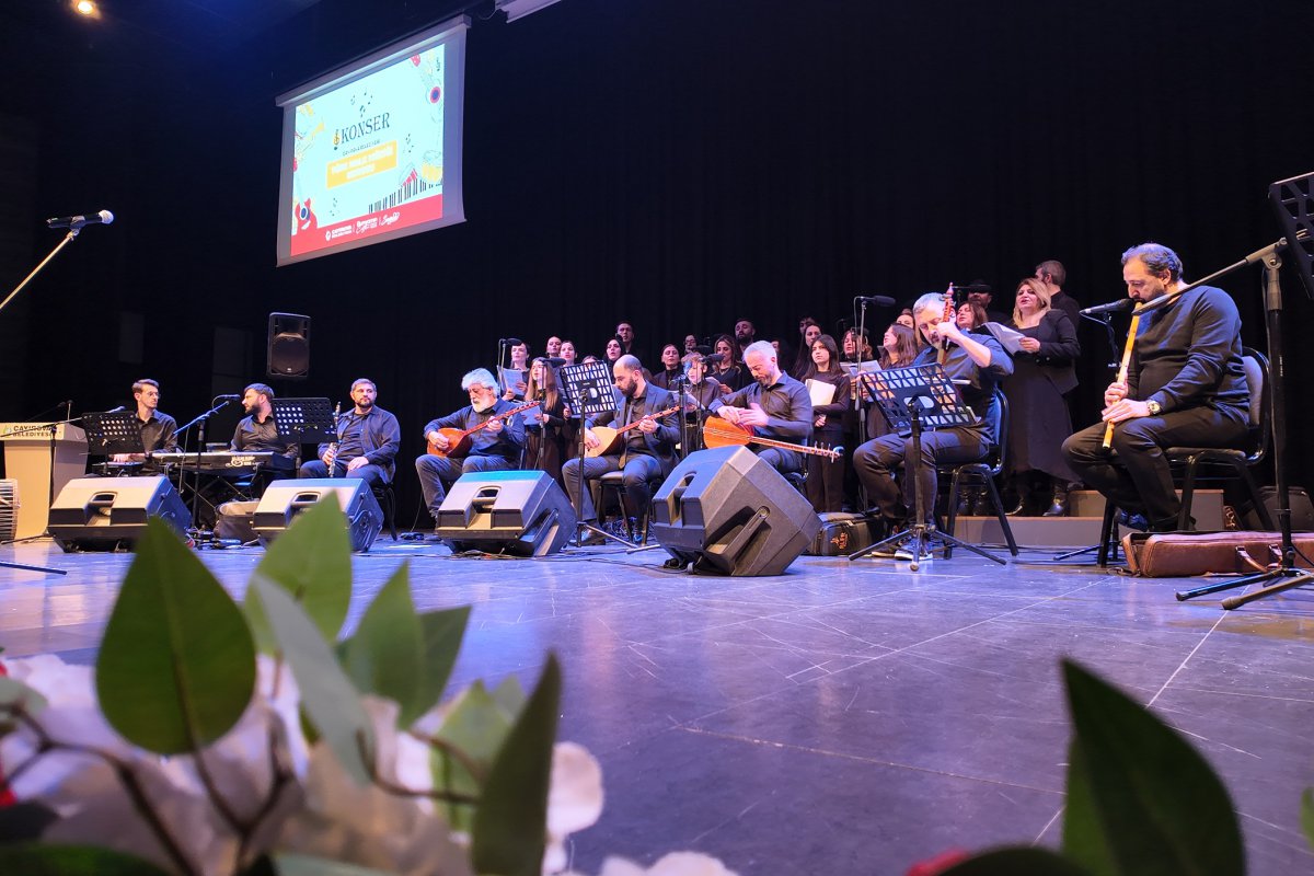 Türk Halk Müziği korosu çok beğenildi