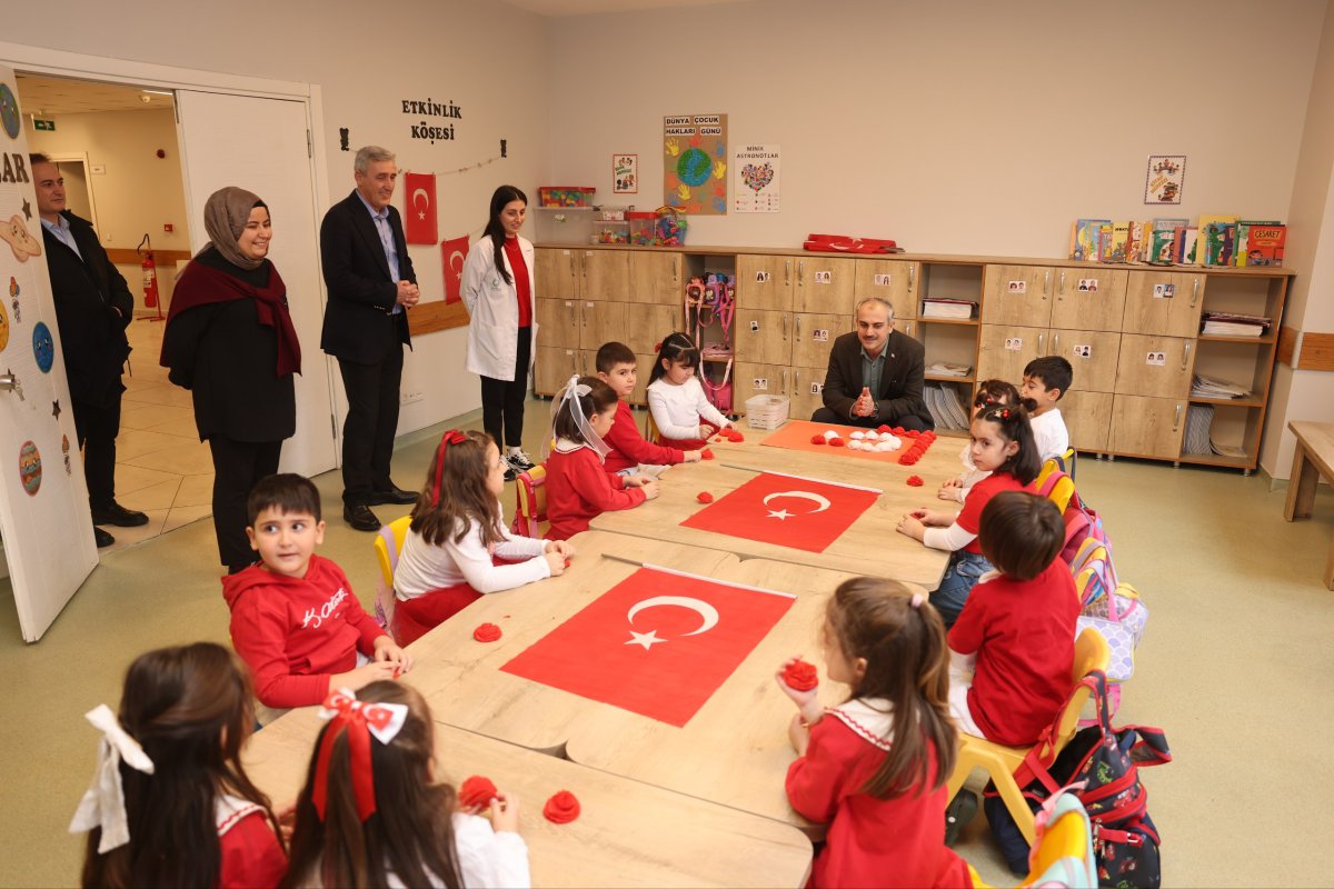 Çayırova’daki çocuk kulüplerinde bayrak coşkusu