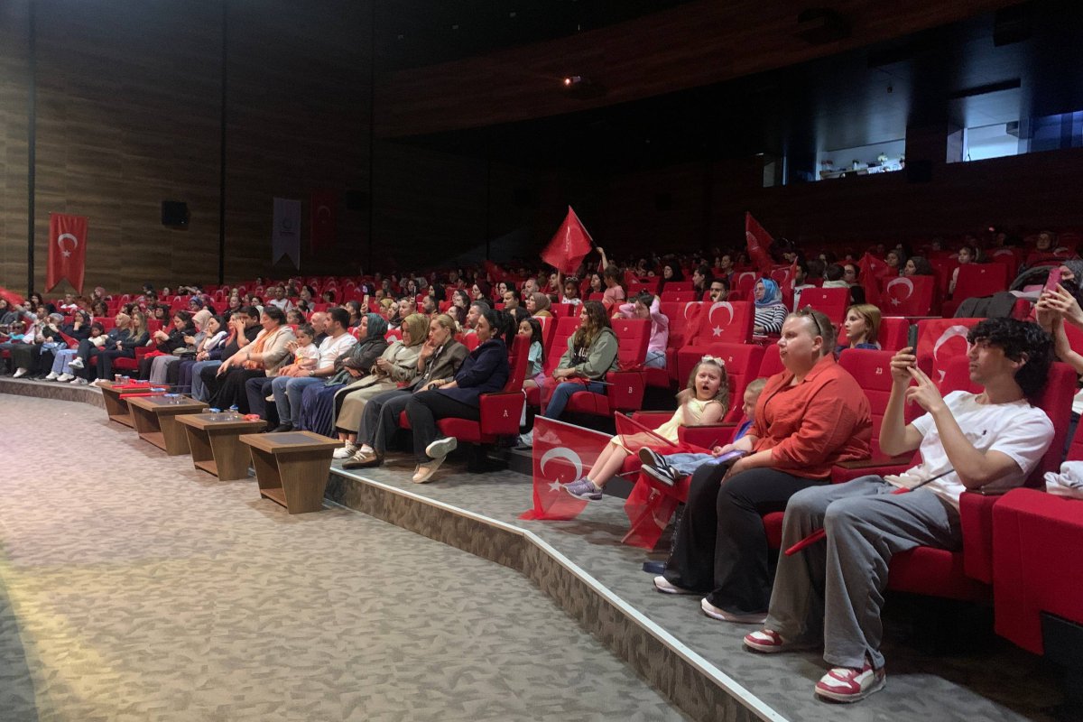  Çayırova’da Gençlik Konseri kulakların pasını sildi   