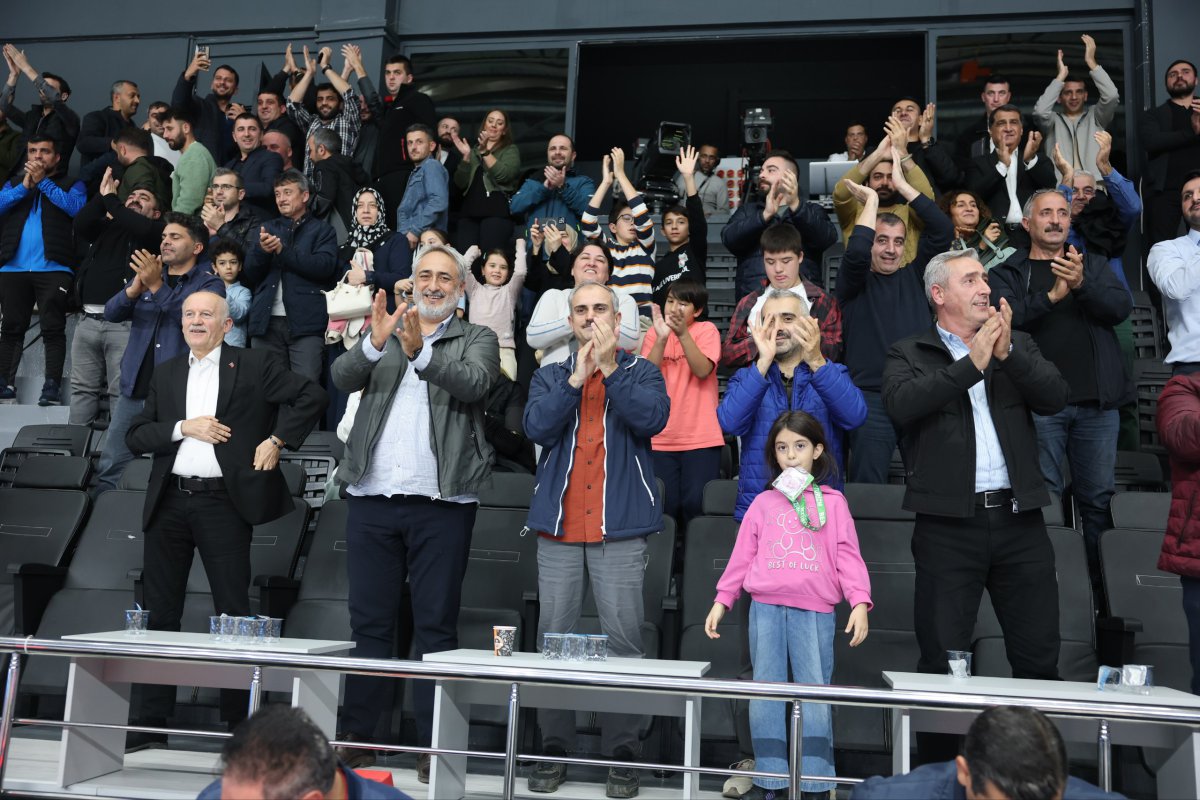 Çayırova Belediyesi, yoluna namağlup devam ediyor