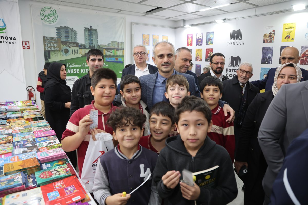 Çayırova 7. Kitap Günleri, kapılarını ziyaretçilerine açtı