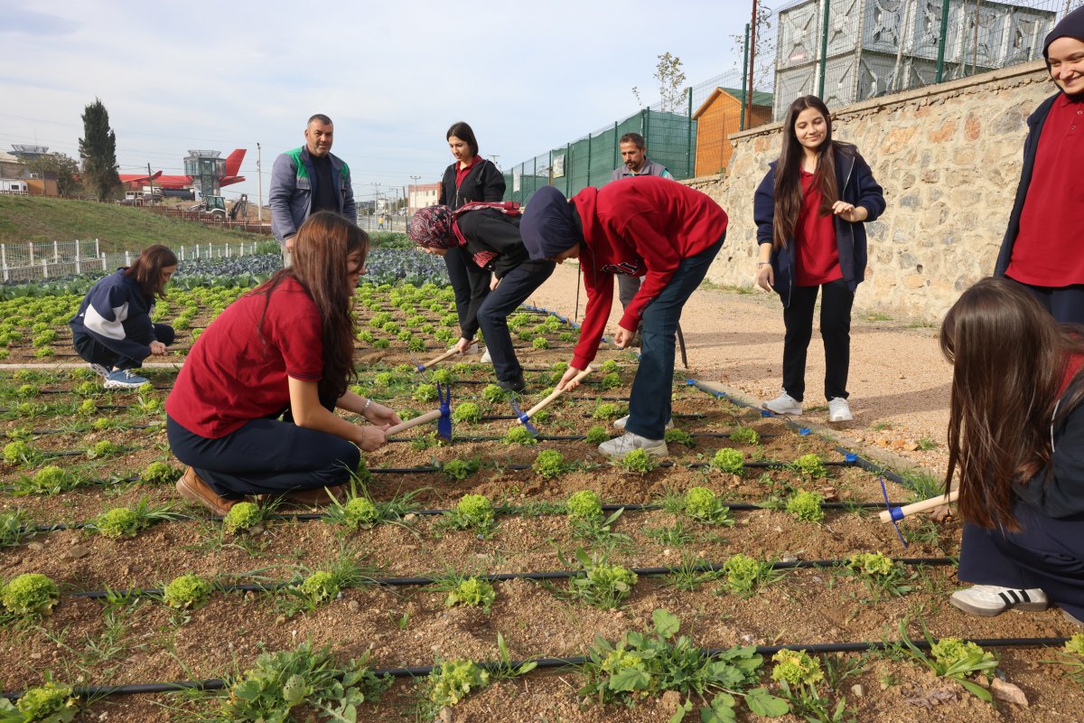 Bahçem Çayırova, Fevzi Çakmaklı öğrencileri ağırladı