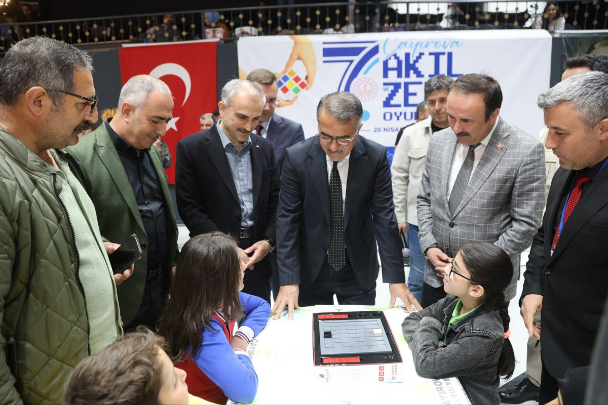 Çayırovalı öğrenciler, akıl ve zeka oyunlarında ter döküyor