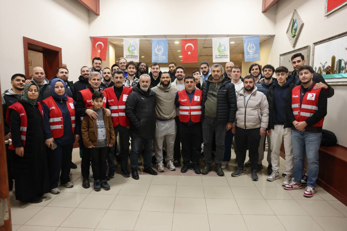Çayırova’nın dev adamları kan bağışında bulundu