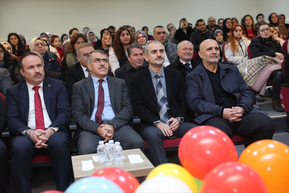 Çayırovalı öğrenciler karne heyecanı yaşadı