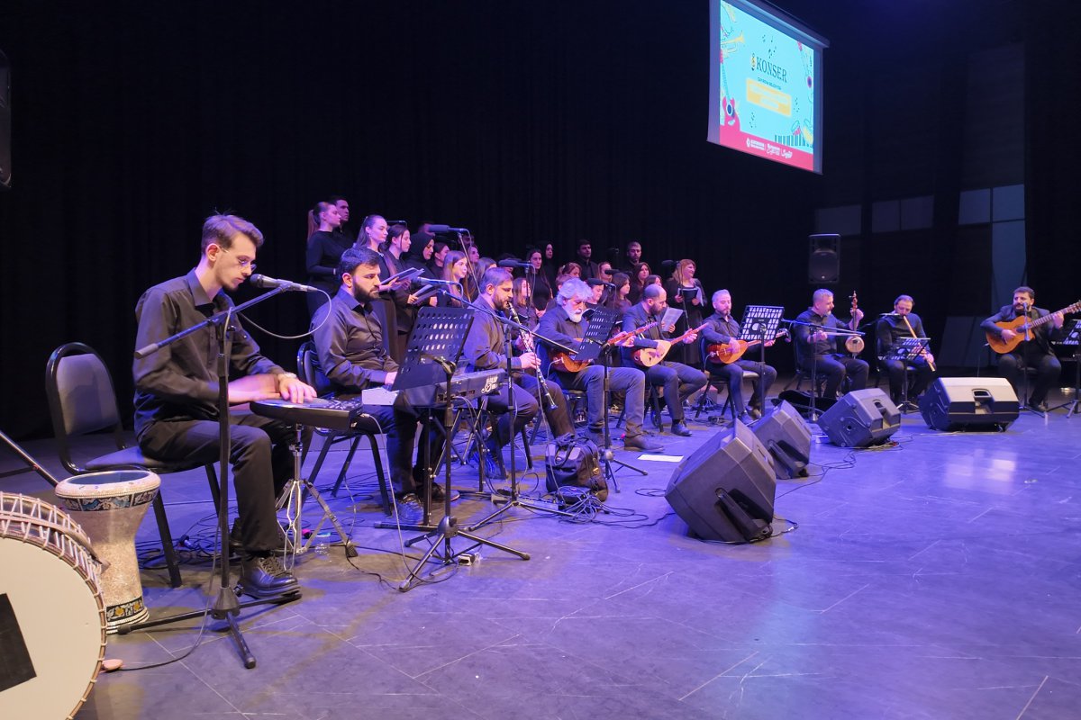 Türk Halk Müziği korosu çok beğenildi