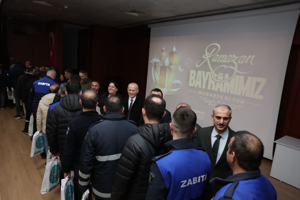 Başkan Çiftçi, mesai arkadaşlarıyla bayramlaştı