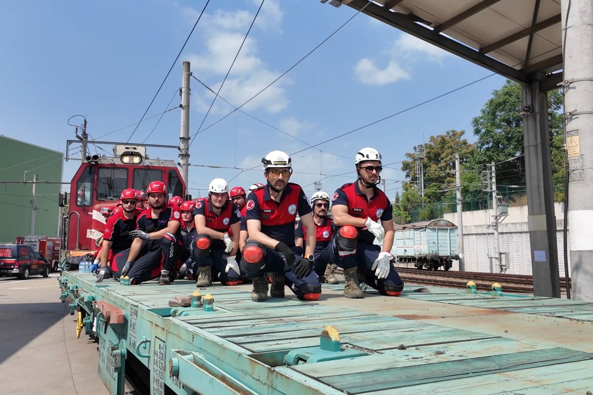 ÇAK-TİM’den başarılı tren kazası tatbikatı