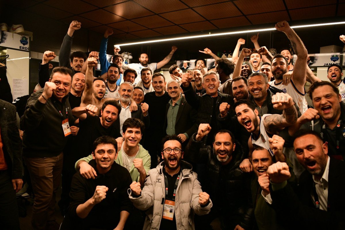  Çayırova Belediyesi, son saniye basketiyle liderliği aldı