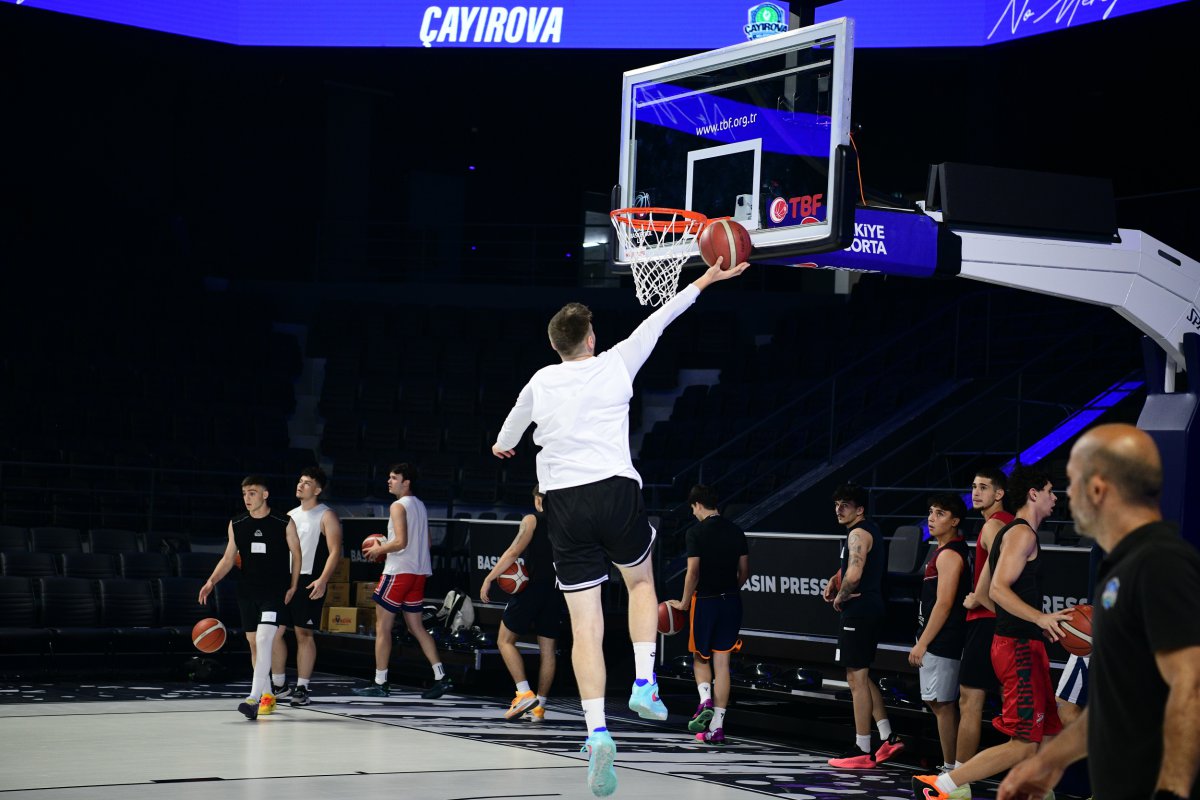  Çayırova’da, geleceğin basketbolcuları seçmelerde ter döktü