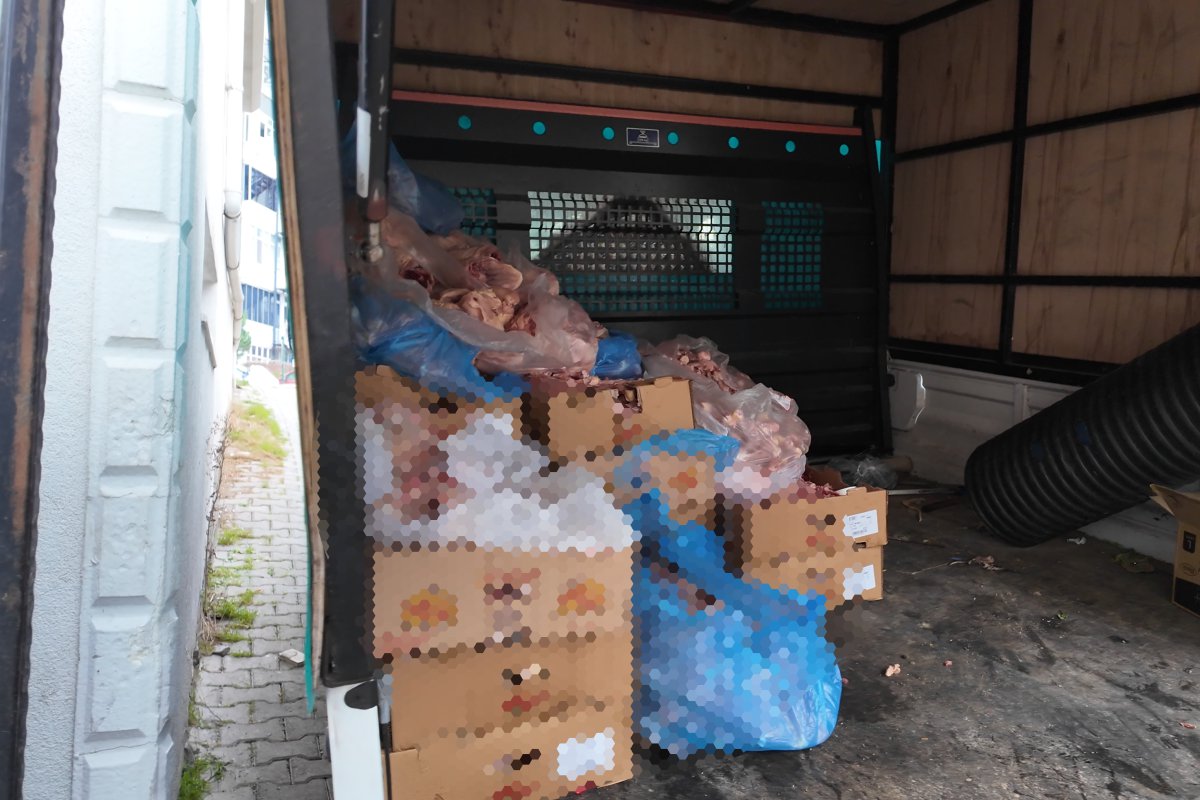 Çayırova Zabıtası, halk sağlığını hiçe sayan işletmeyi mühürledi